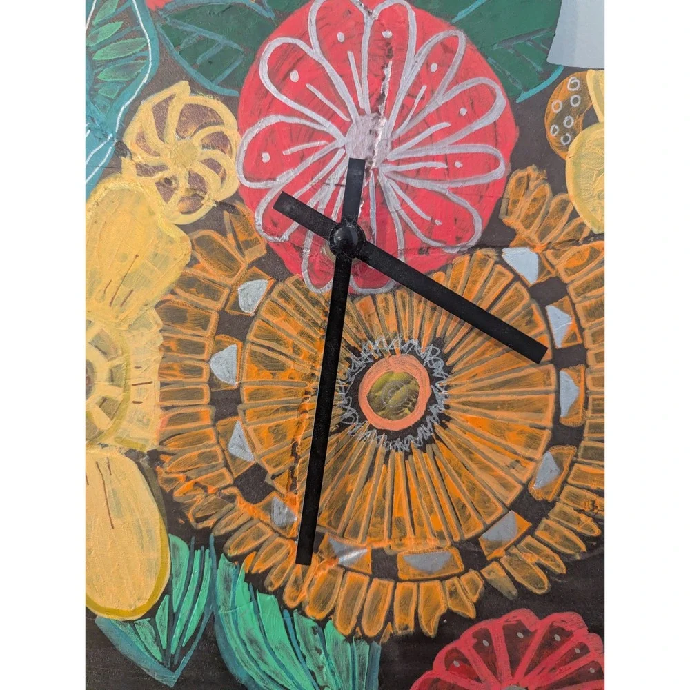 VTG Hand Painted Floral Wooden Maple Leaf Wall Clock Folk Art Rustic Boho Decor